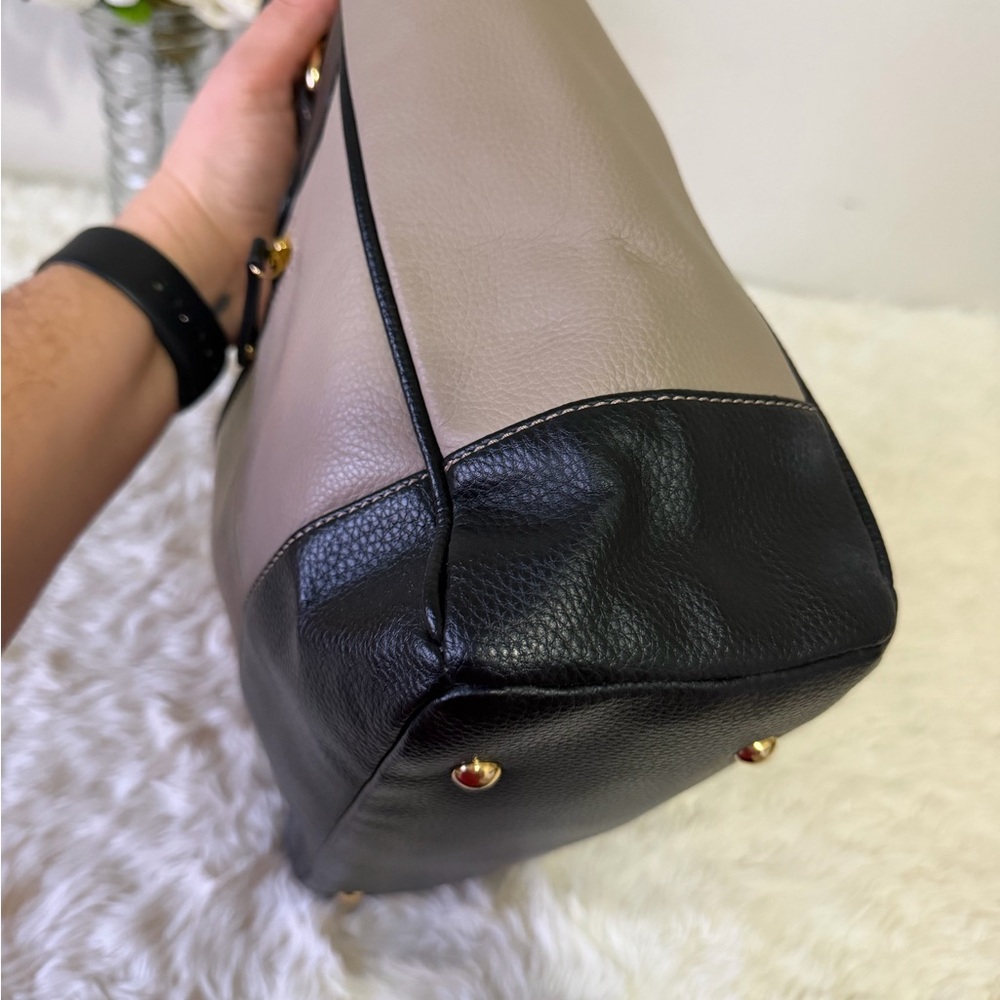 Tignanello Black and Tan Tote Bag - Picture 5 of 16